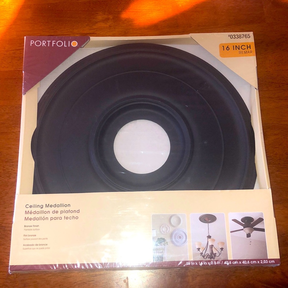 16” Paintable Ceiling Medallion NWOT